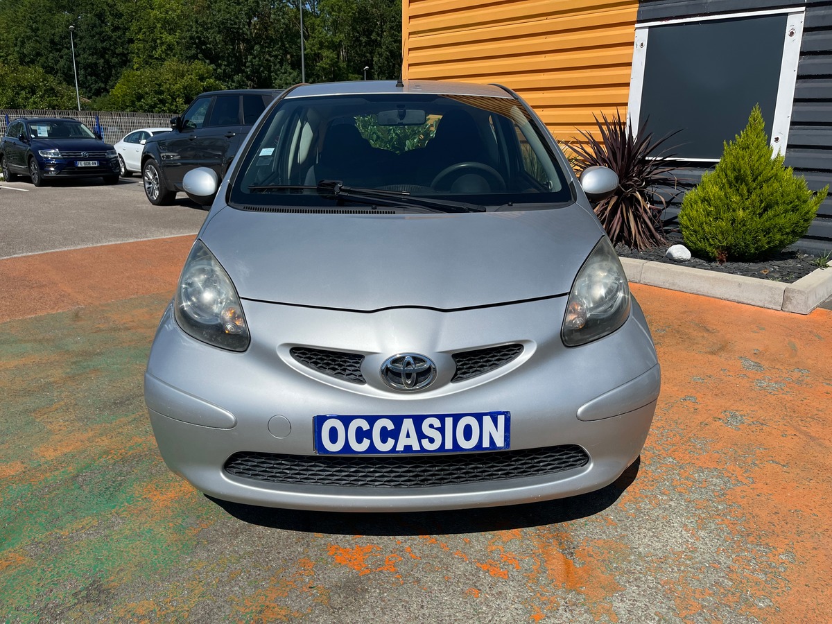 Toyota Yaris 1.0 VVTi 68 CH LINEA SOL