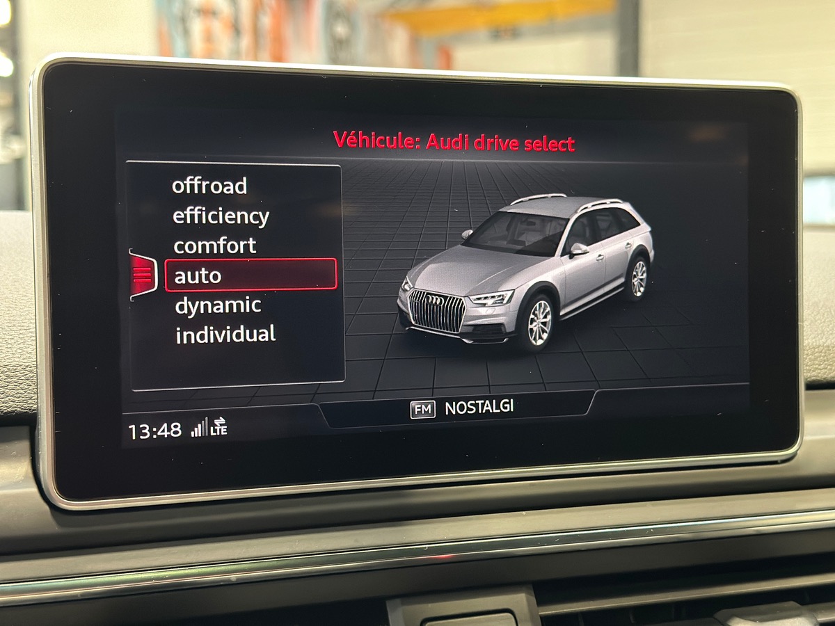Audi A4 Allroad 2.0 TDI 190 cv Quattro S-Tronic / Attelage / Toit Pano / CarPlay