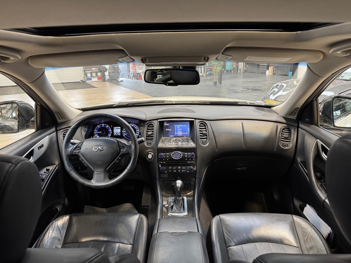 Infiniti EX30D GT PREMIUM V6 AWD AUTO-S7 238CV TO/ATTELAGE/CAM 360°/BOSE ENTRETIEN COMPLET A 