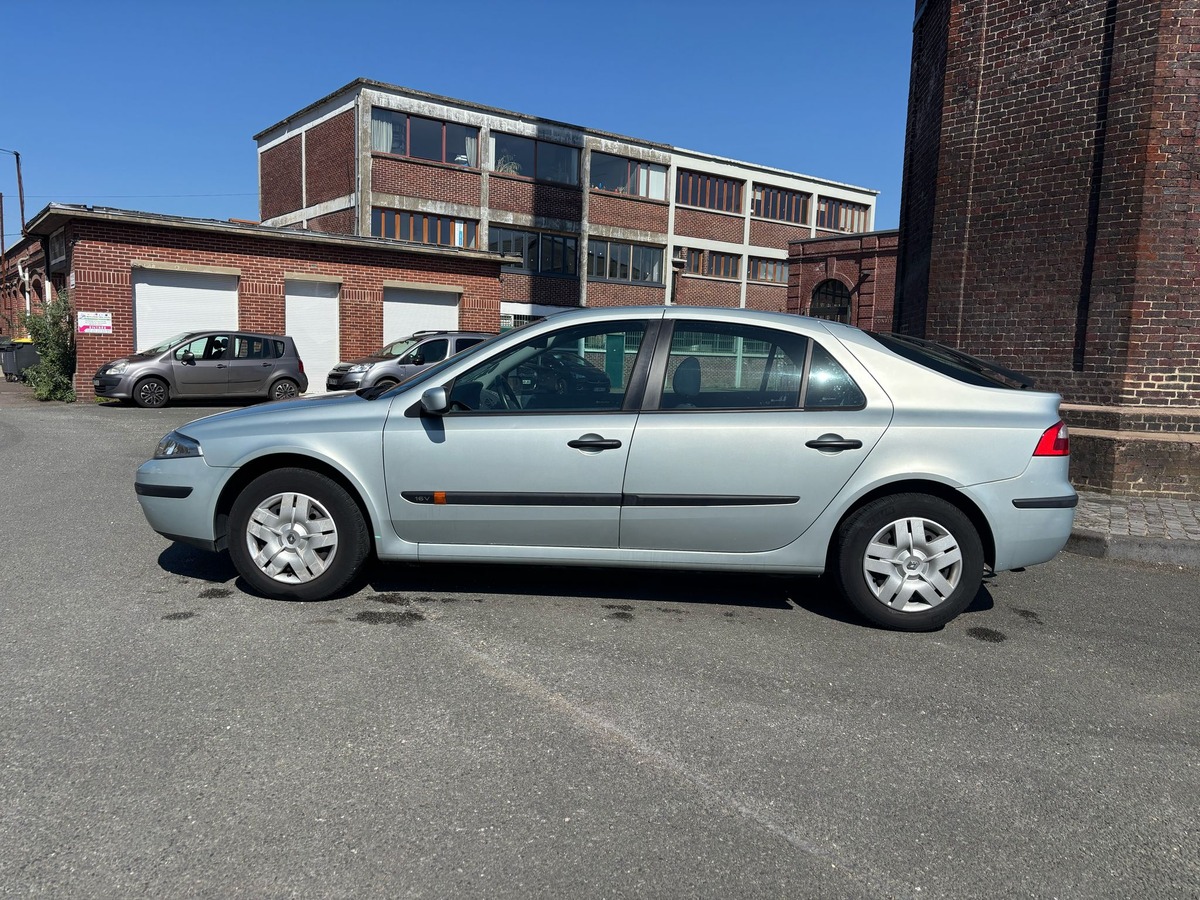 RENAULT Laguna II 1.6 107 - Finition Authentique - Garantie - Distribution neuve - Attelage