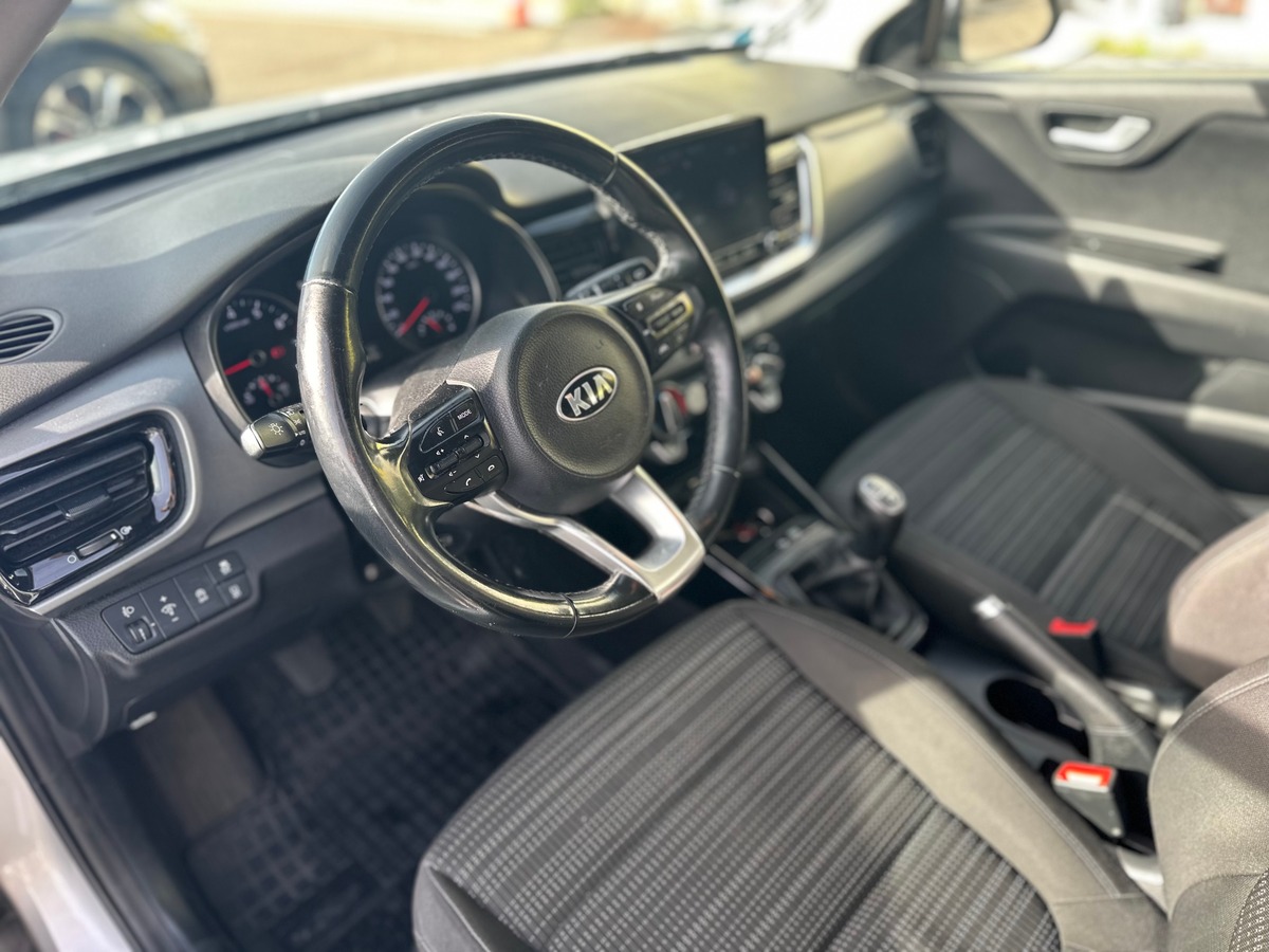 Kia Stonic Phase 2 1.0 T-GDi 100 cv EN TRÈS BON ÉTAT - CAMÉRA DE RECUL - CARPLAY