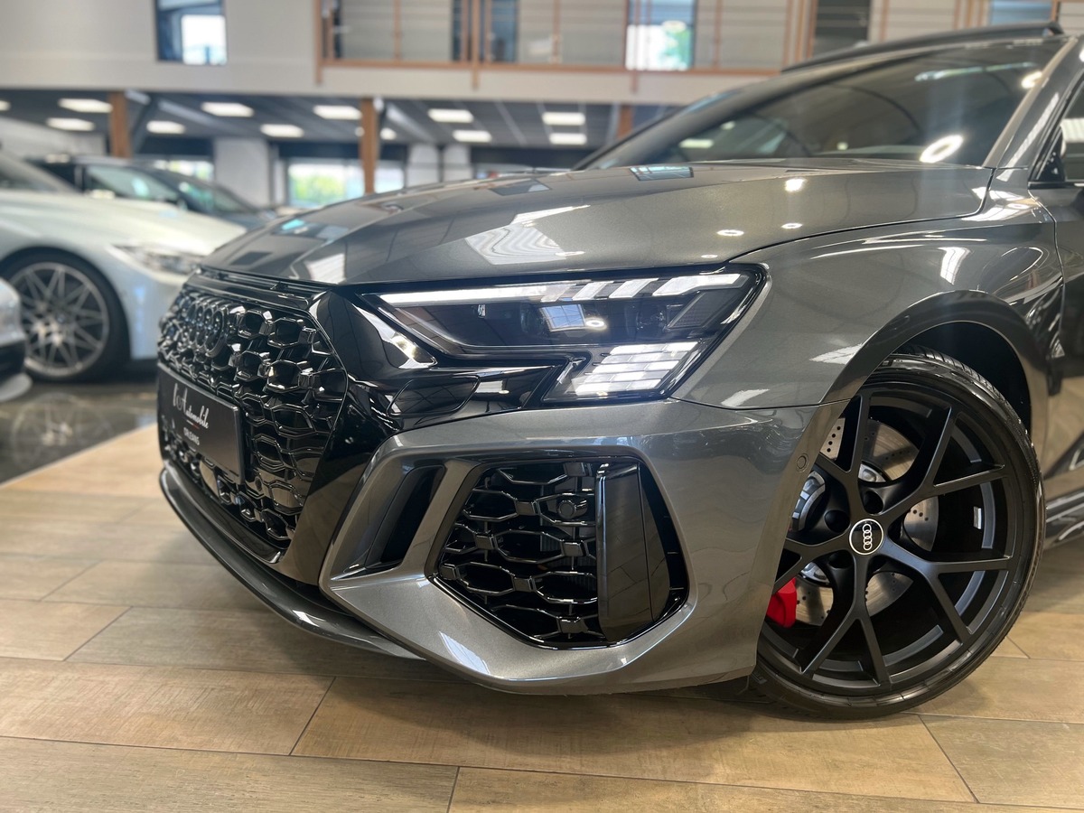 Audi RS3 Sportback QUATTRO 2.5L TFSi 400  S-TRONIC DAYTONA GREY 