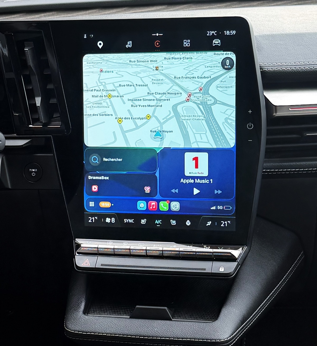 RENAULT MEGANE-E V E-TECH Ev60 220 Ch  ICONIC / SELLERIE BLANCHE / HARMAN KARDON / CARPLAY