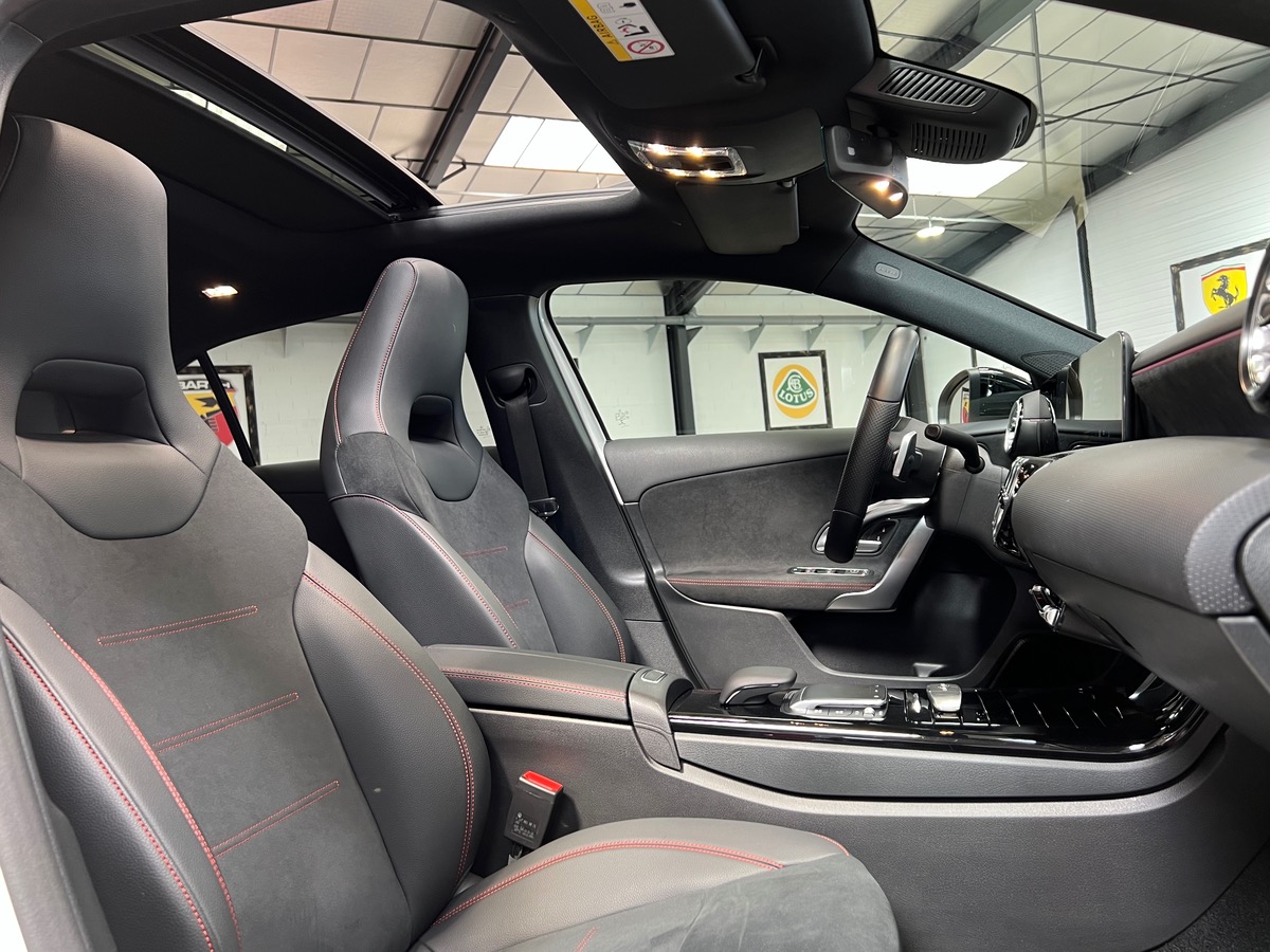 Mercedes-Benz Classe A 220D AMG LINE 190CV TO / 19900KM FR V