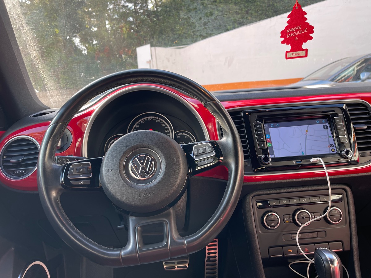 Volkswagen Beetle Cabriolet 1.4 TSI 160 CV / CarPlay / Intérieur Cuir /