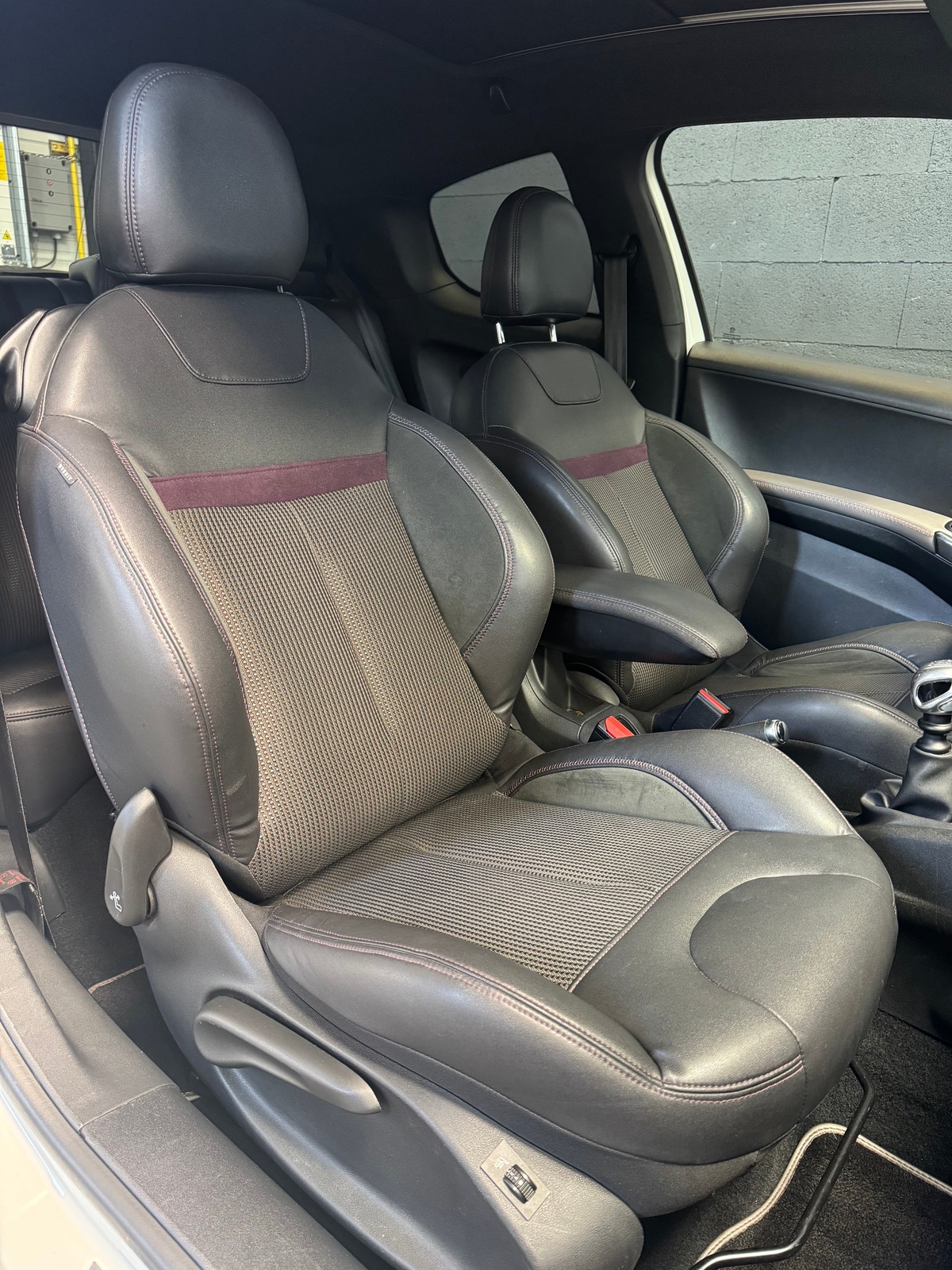 Peugeot 208 XY JBL 1.6 e-HDi 115 BVM6 Park Assist