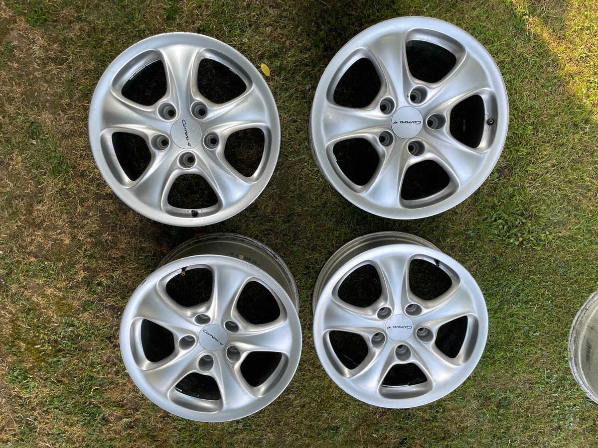 Porsche 911 Carrera coupé (996) 3.4L 301 CH