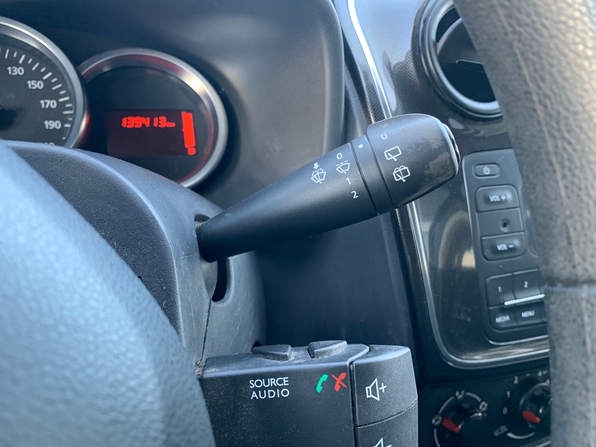 Dacia Sandero 75 ch | Régulateur limiteur de vitesse | Roue de secours galette + cric |  Bluetooth