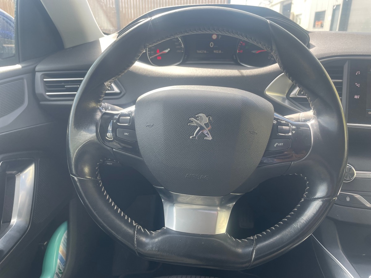 Peugeot 308 1.6 BlueHDi 120 cv RIEN A PREVOIR - CARPLAY - CAMERA DE RECUL - CLIMATISATION AUTO