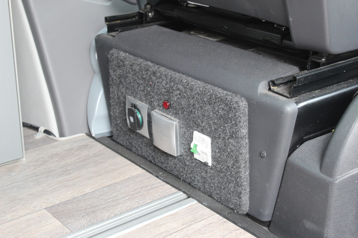Volkswagen Transporter T6.1 TDi 150 ch DSG 7 AMENAGEMENT REIMO CITY VAN + CAMERA - CARPLAY - SOLAIRE