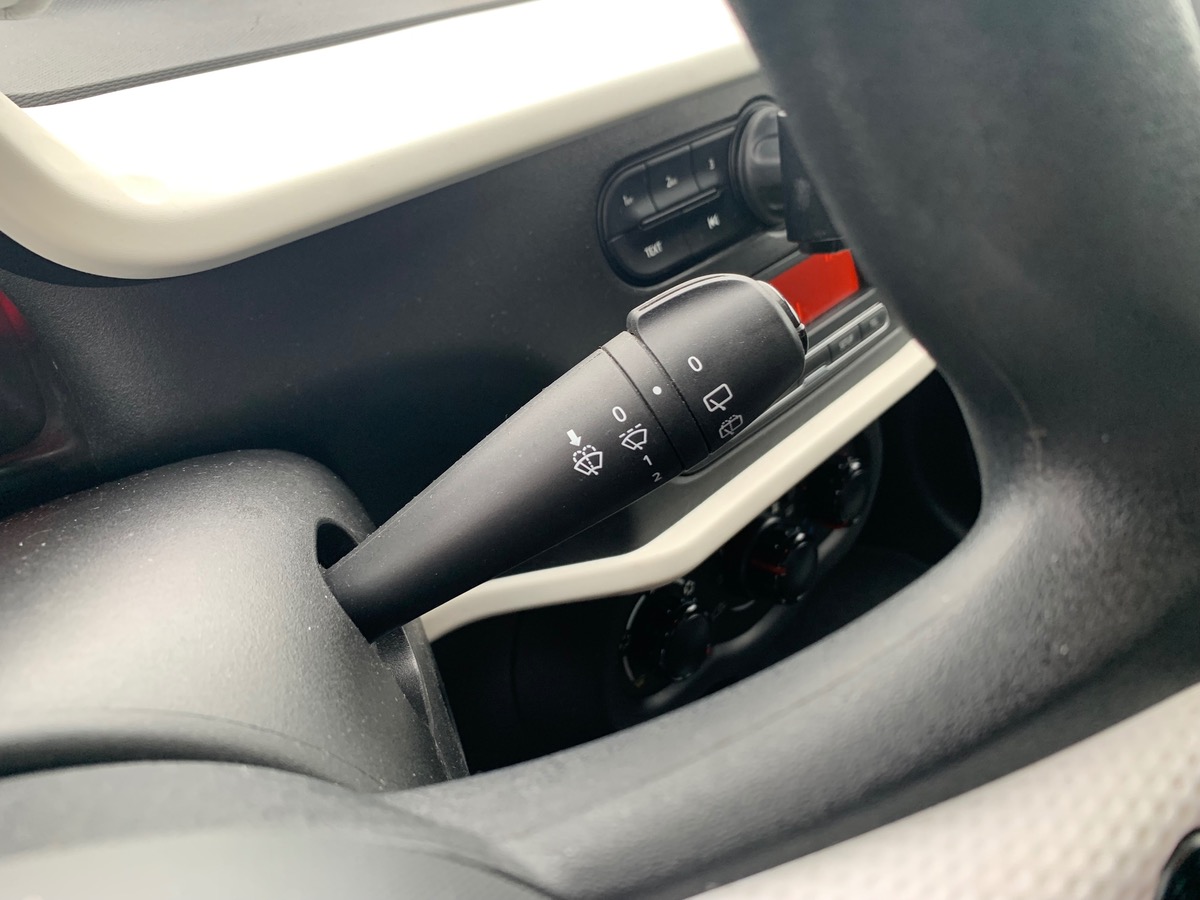RENAULT Twingo LIFE | Radio Connect R&Go + support téléphone | Limiteur de vitesse.