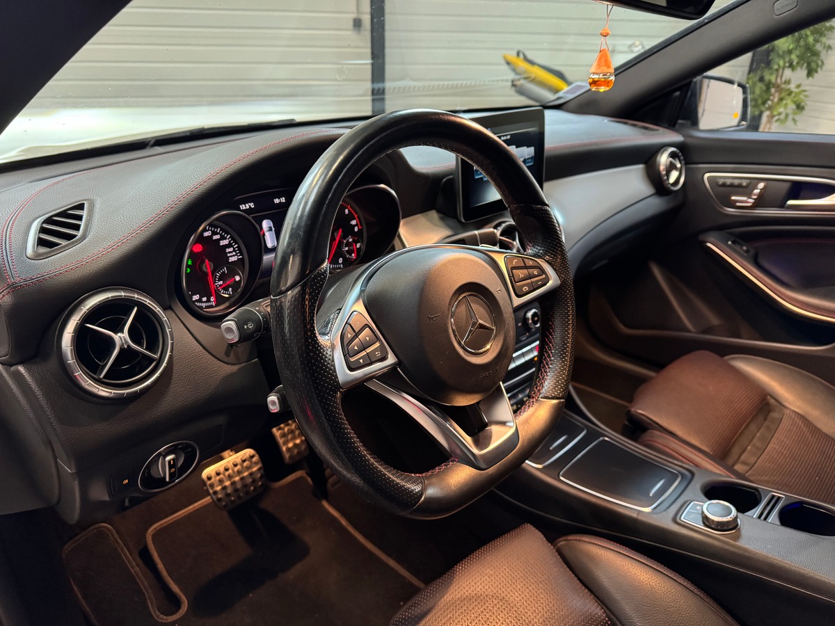 Mercedes Benz CLA Shooting Brake 220 d Fascination 4Matic 7G-DCT