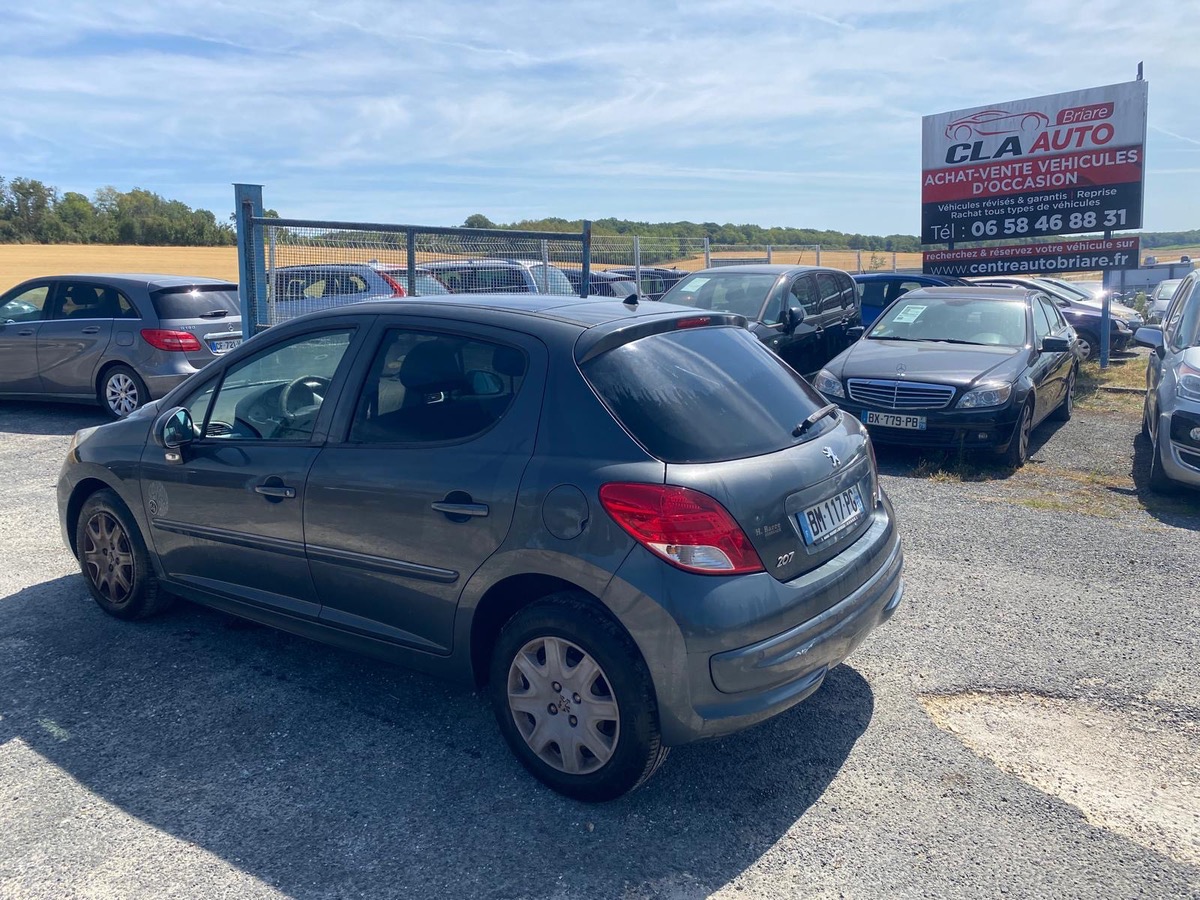 Peugeot 207 1.6 hdi 92cv toit panoramique EDITION LIMITEE SERIE 64