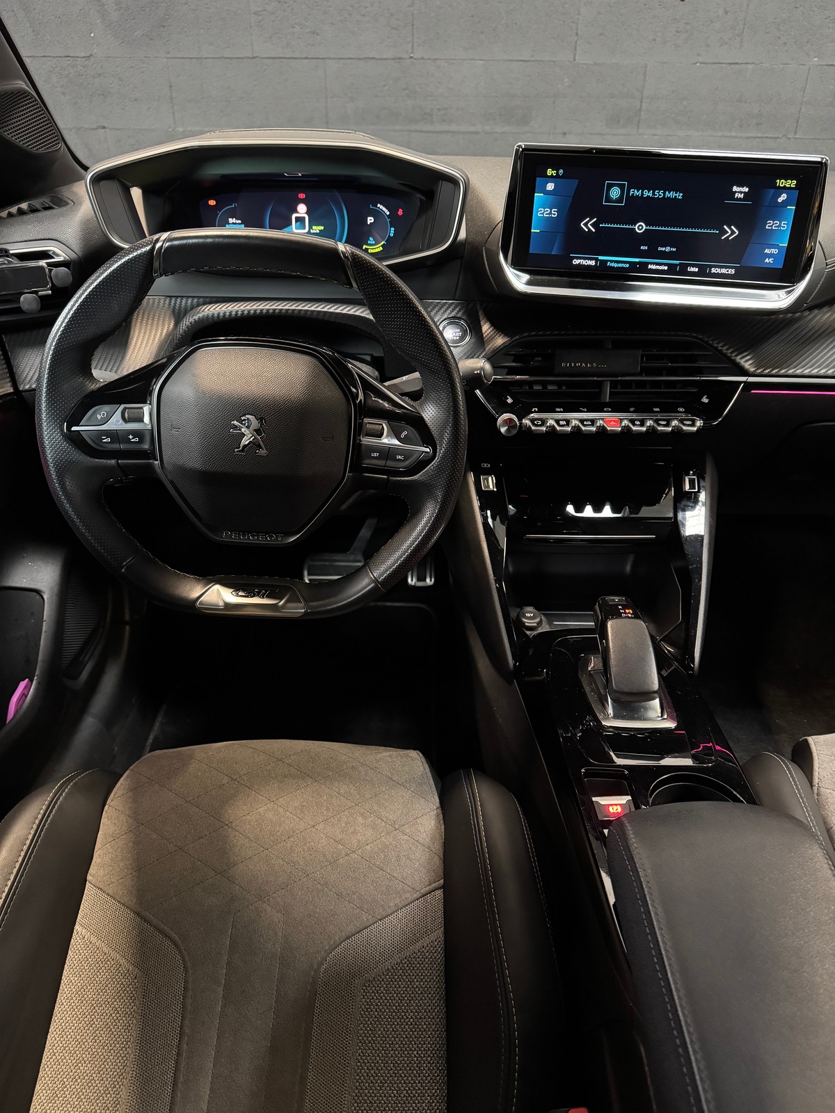 Peugeot 208 e-208 136ch GT