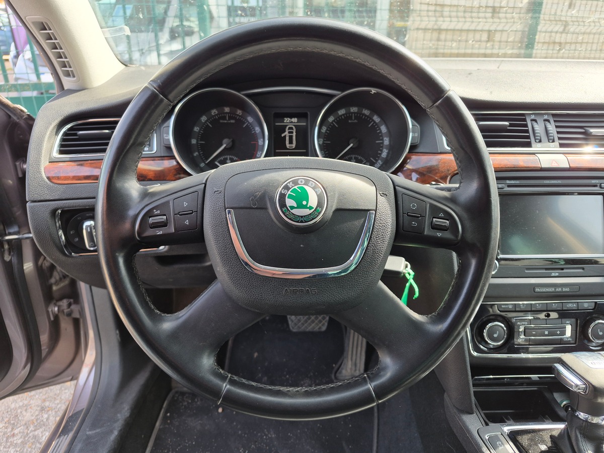 Skoda Superb Combi II 2.0 TDI 170 CR FAP PRAHA DSG