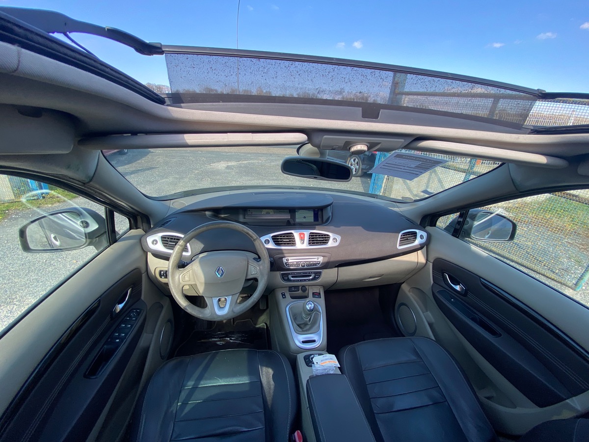 RENAULT Scenic III 3 1.9 dci 130cv 1ere main petit prix aucun frais à prévoir 