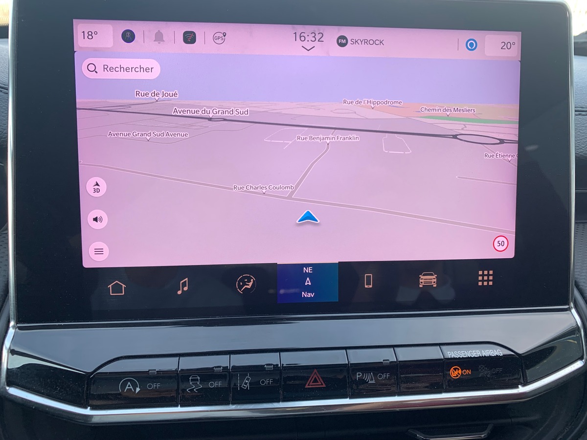 Jeep Compass 130 | (2) 1.6 MJET | Night Eagle | Attelage | GPS | Régulateur vitesse | Apple car Play