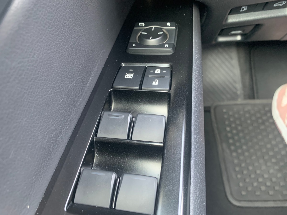 Lexus UX 250 | 185 ch | Luxe Techno | Contrôle angles morts | Caméra recul | Hayon électrique