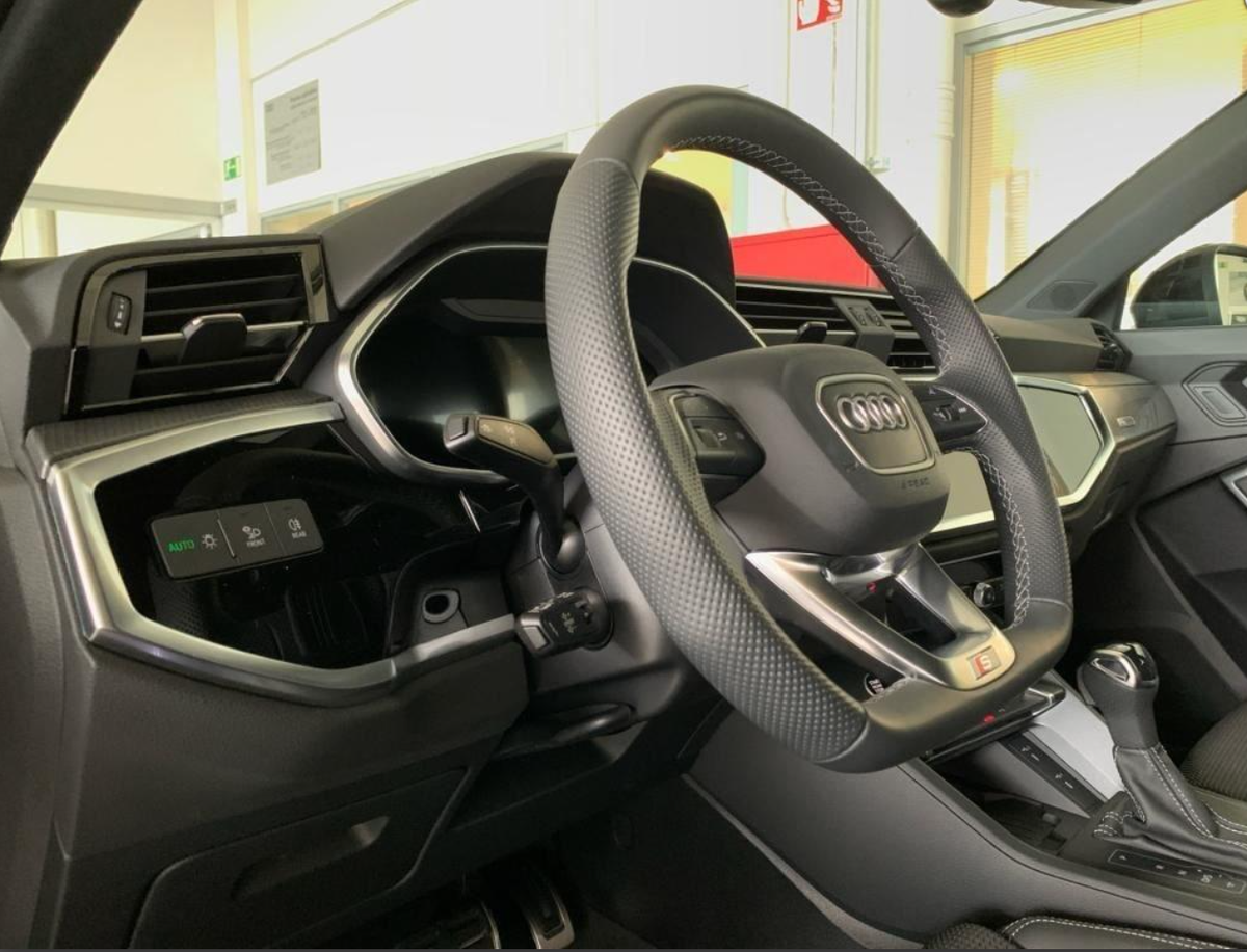 Audi Q3 35 TDI 150 CH S TRONIC 7 S LINE