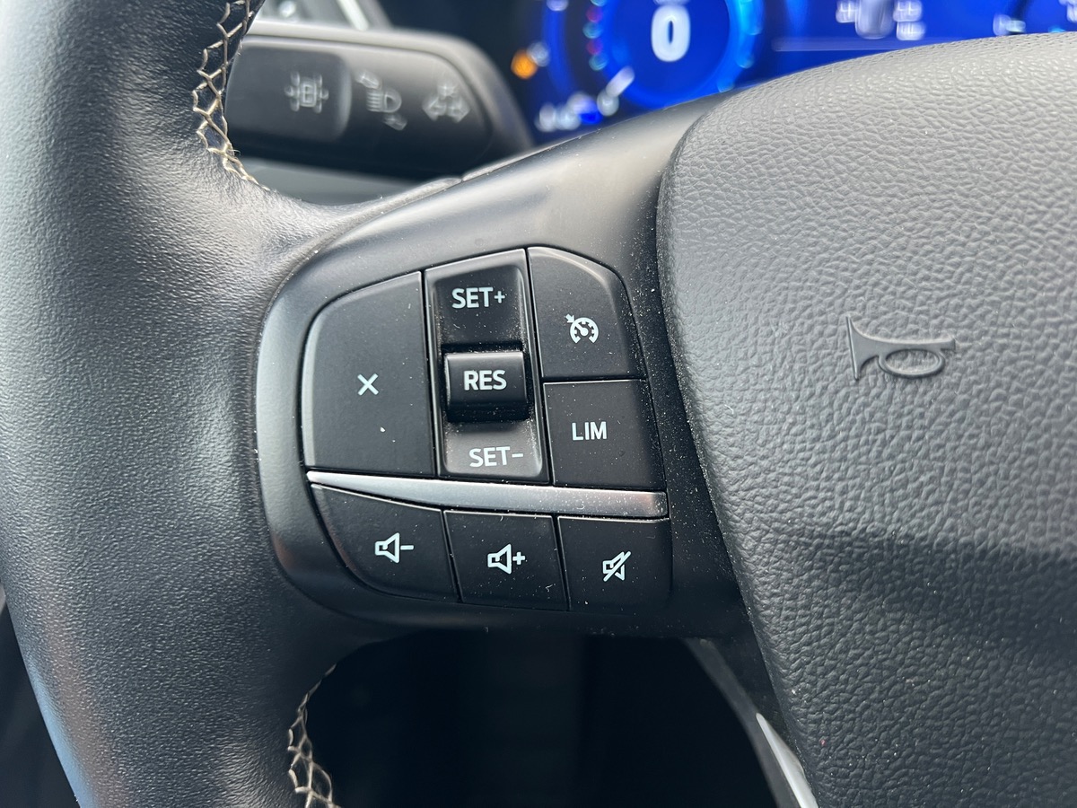 Ford KUGA PHEV 225 ch | VIGNALE | Toit Panoramique | Attelage | Roue secours | Pack Technologique