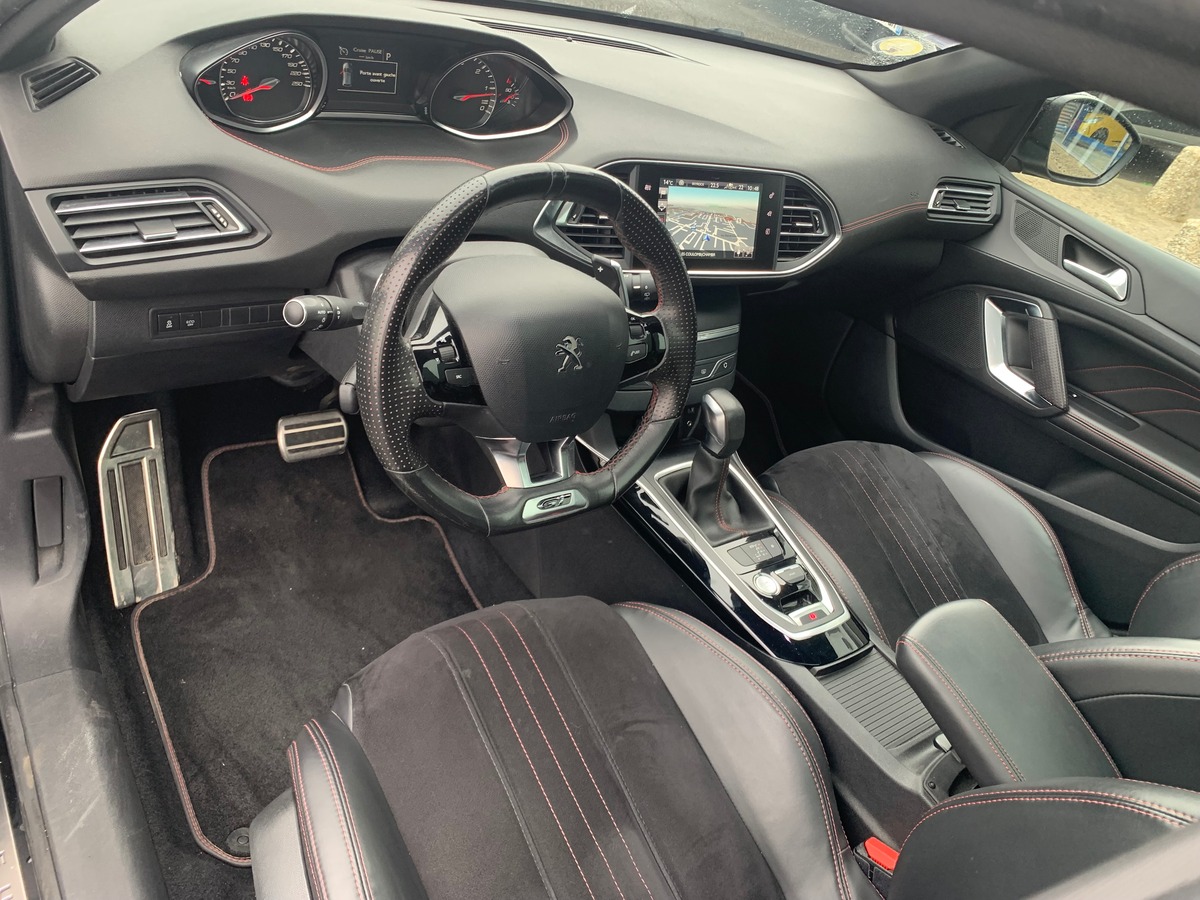 Peugeot 308 180 chevaux | GT | Toit panoramique | Caméra de recul | Régulateur de vitesse | GPS