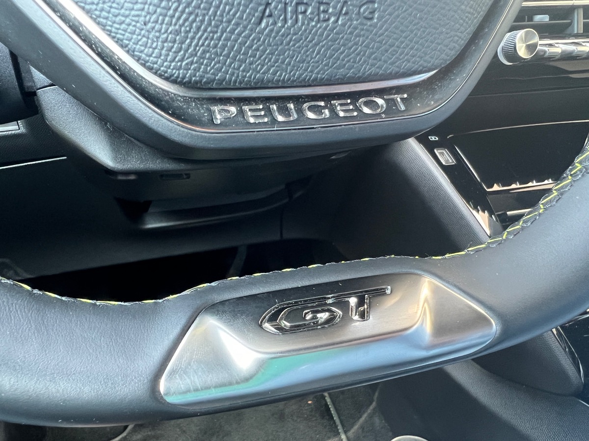 Peugeot 2008 Électrique GT 136