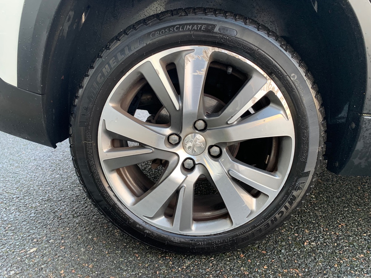 Peugeot 2008 120 ch | Crossway | Caméra de recul | Toit panoramique | GPS | Grip control