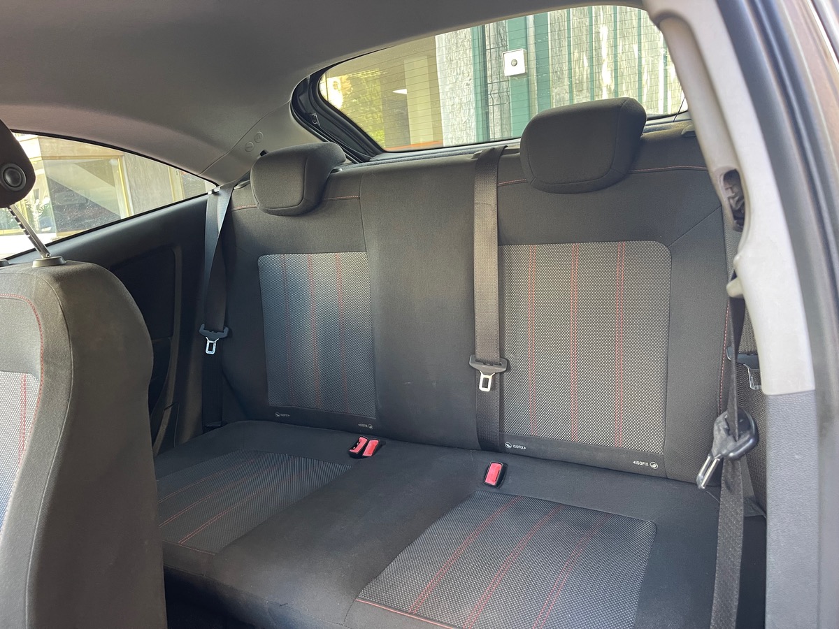 Opel Corsa 1.4 100 CV / Km Réel / Jantes Noires / Clim / Moteur à Chaine