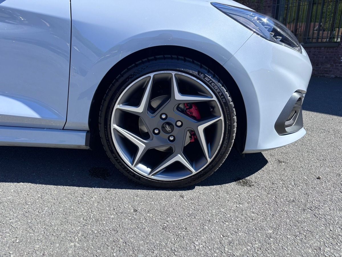 Ford Fiesta VI ST 1.5 Ecoboost 200cv - Entretien complet