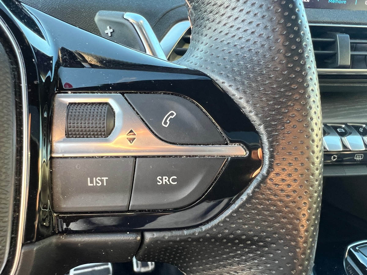 Peugeot 3008 HYbrid4 300cv GT EAT8, SUIVI COMPLET PEUGEOT, TOIT OUVRANT, SIEGES CHAUFFANTS/ MASSANTS