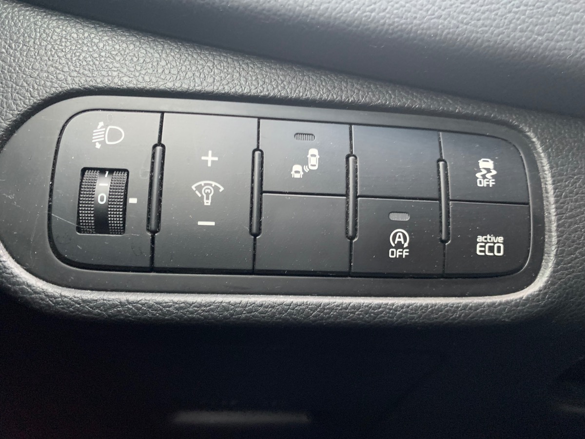 Kia Carens 141 ch | PREMIUM | 7 Places | Phase 2 | Attelage| Toit ouvrant | Caméra de recul | Jantes