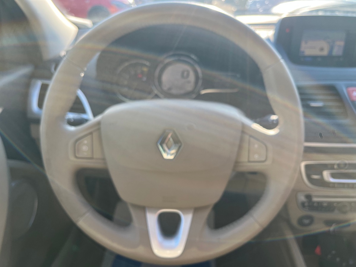 RENAULT Megane III 1.4 TCe 131 CH PRIVILÈGE