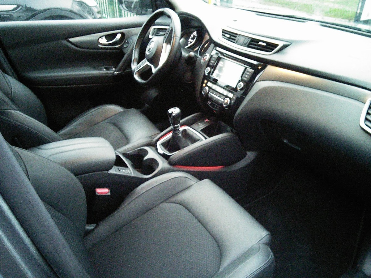 Nissan Qashqai 1.3 DIG-T 140 TEKNA TOIT PANORAMIQUE