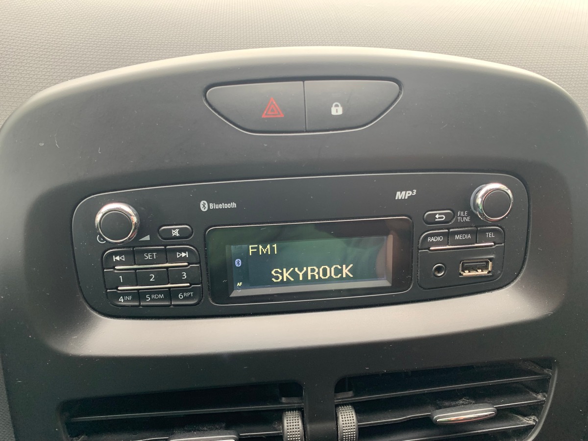 RENAULT Clio IV 75 ch | Régulateur de vitesse | Bluetooth | Kit de distribution changé chez RENAULT