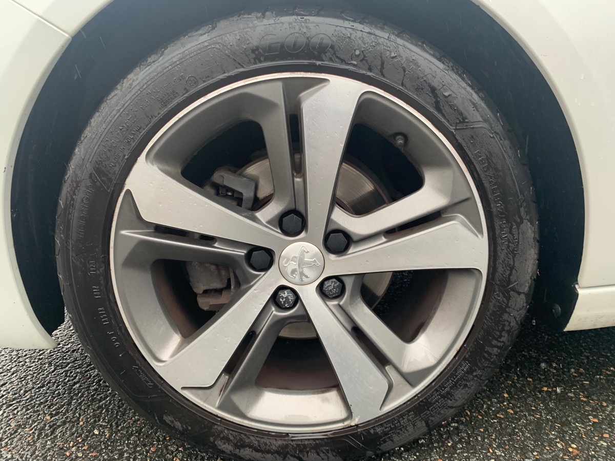 Peugeot 308 SW 130 ch | Allure | Régulateur vitesse | Mirror Screen | Attelage | Radars stationnement