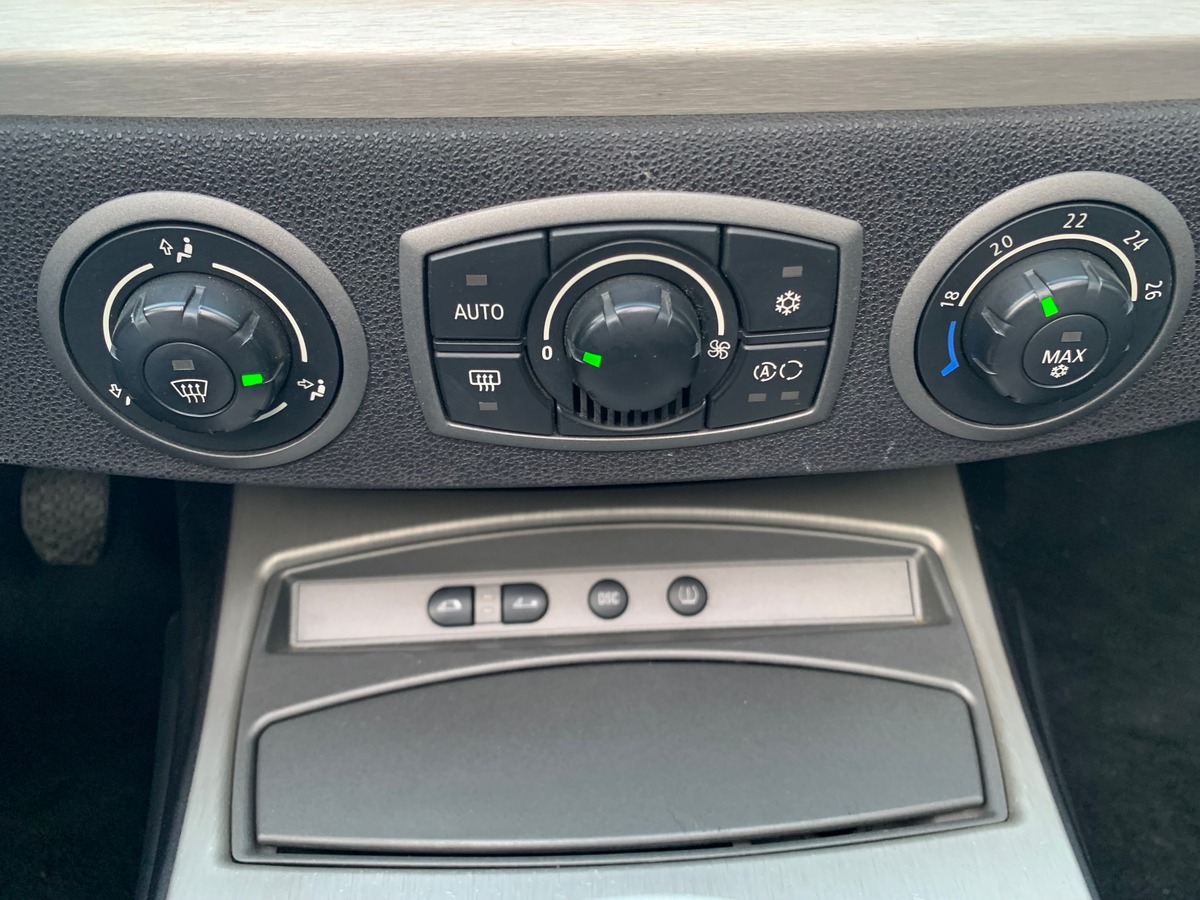 Bmw Z4 231 ch | 3.0L | Roadster | Cuir | GPS | Radar de recul | Climatisation | Pack Nord