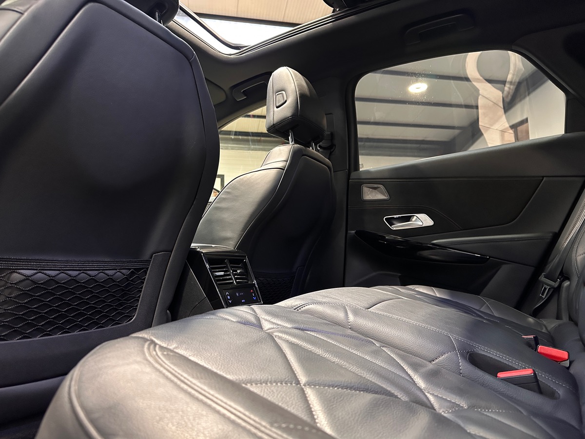 DS Ds7 Crossback 225 ch e-Tense Performance Line Plus / ATTELAGE / HI-FI FOCAL / TOIT PANO /CARPLAY