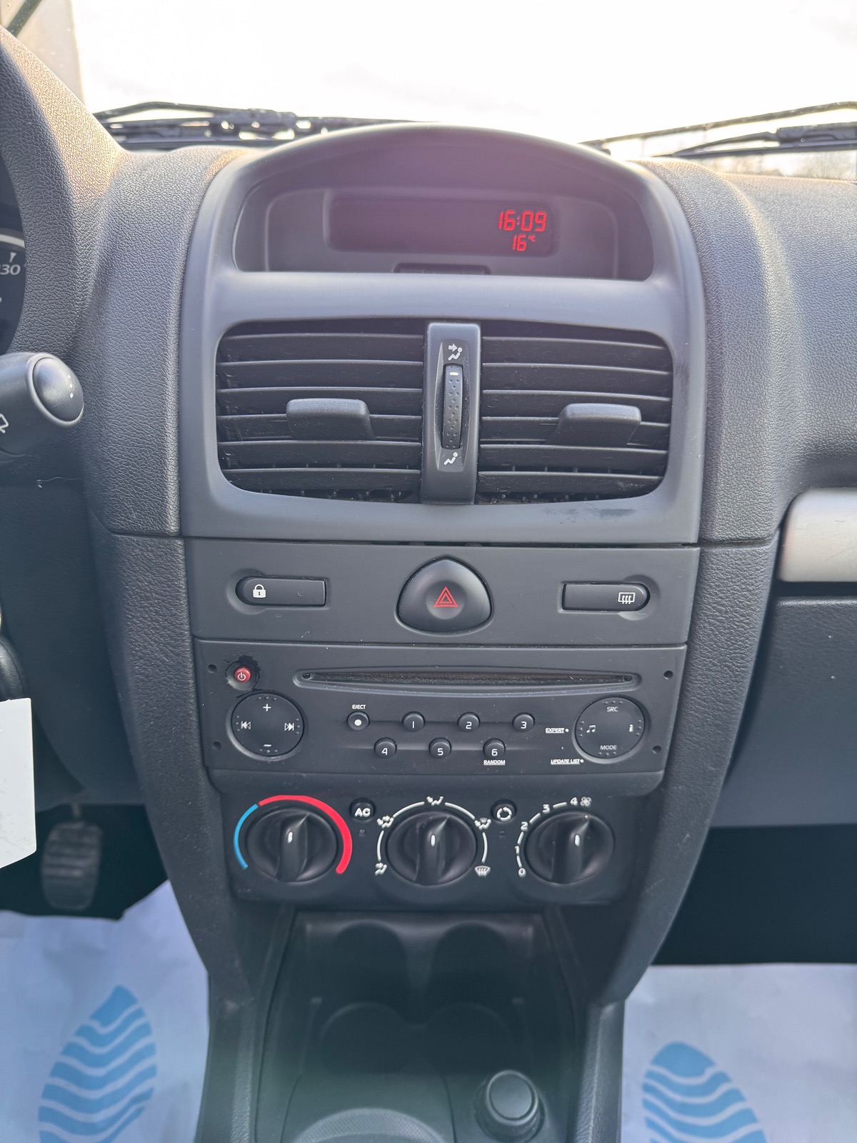 RENAULT Clio Campus 1.2 16V 75 CH eco2 ByeBye Pack Clim PREMIÈRE MAIN Euro 5