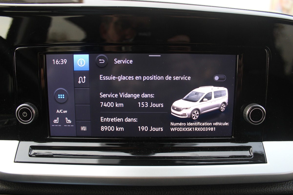 Ford Tourneo CONNECT III 2.0 ECOBLUE 122 ch  ACTIVE DSG 7 - 5 PLACES + CARPLAY