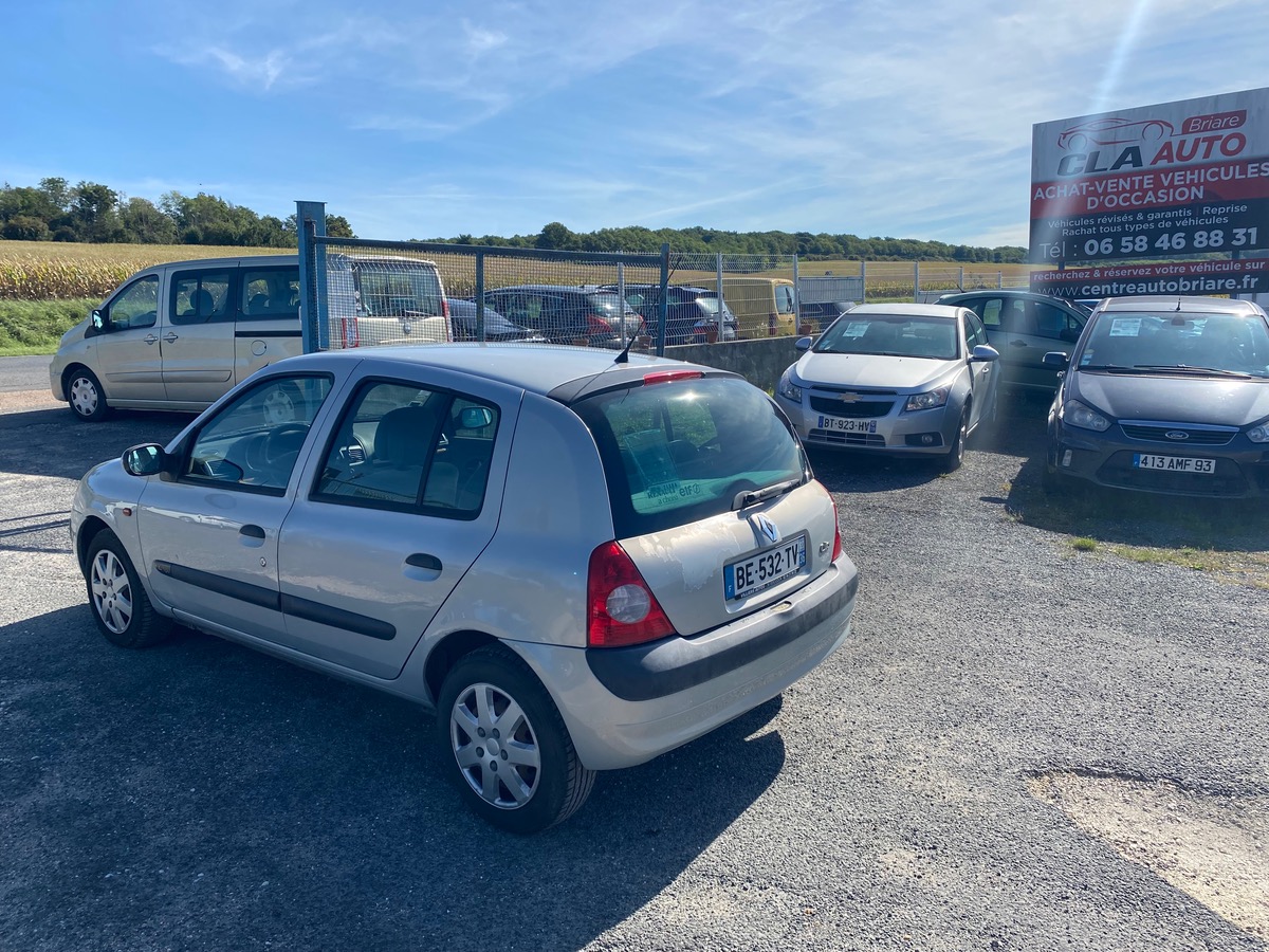 RENAULT Clio 2 1.4i 100cv 200000km