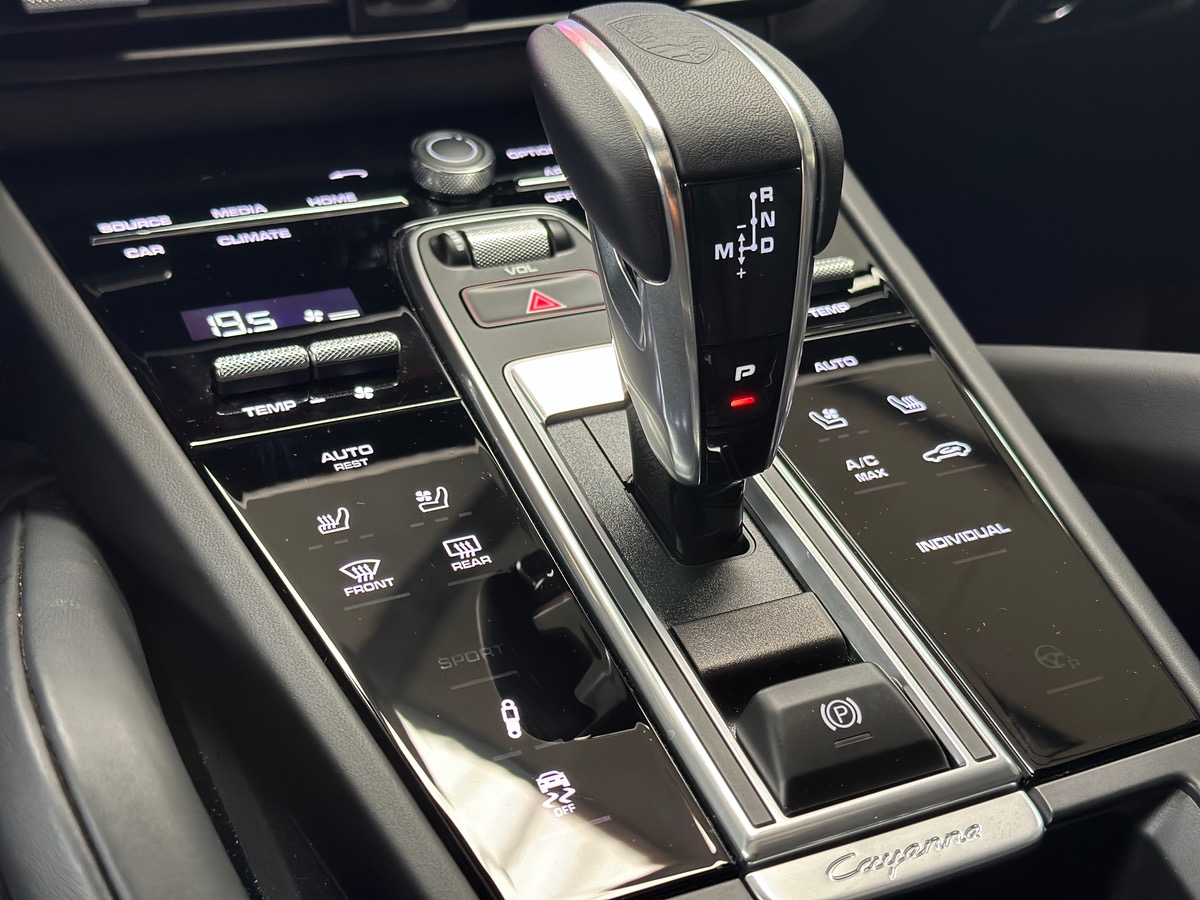 Porsche Cayenne E-Hybrid 3.0 V6 462 cv Tiptronic PLATINUM EDITION - 40000 EUROS OPTIONS