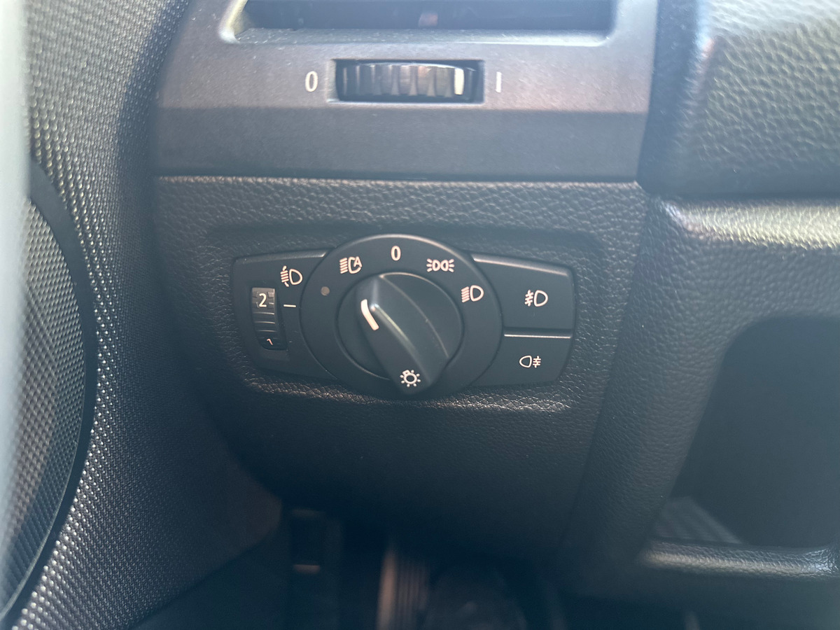 Bmw Série 1 LCI 118d 2.0 d 143 cv CLIMATISATION AUTO - CAMERA DE RECUL - CARPLAY