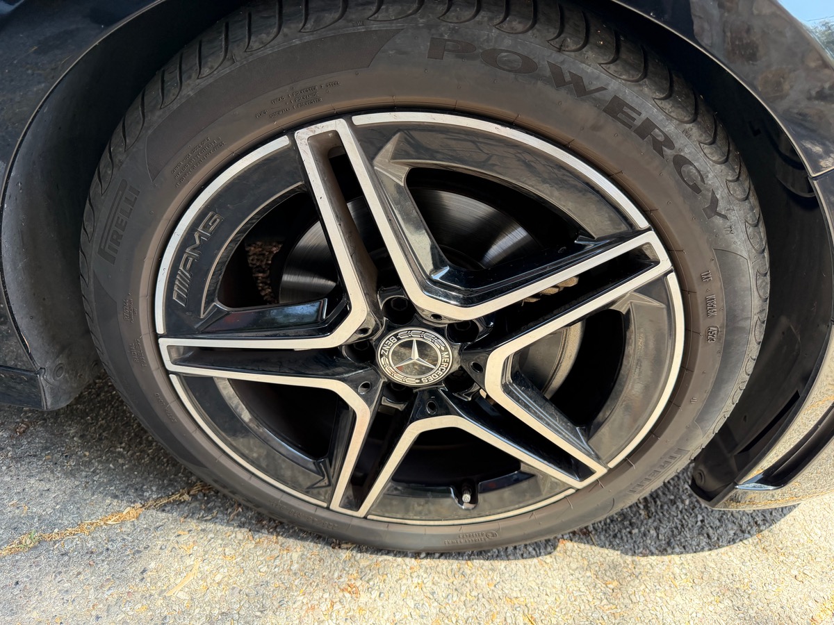 Mercedes Benz CLASSE B 180 D 1.5 116 CV / AMG LINE / Toit Ouvrant / Caméra 360° / Full Options