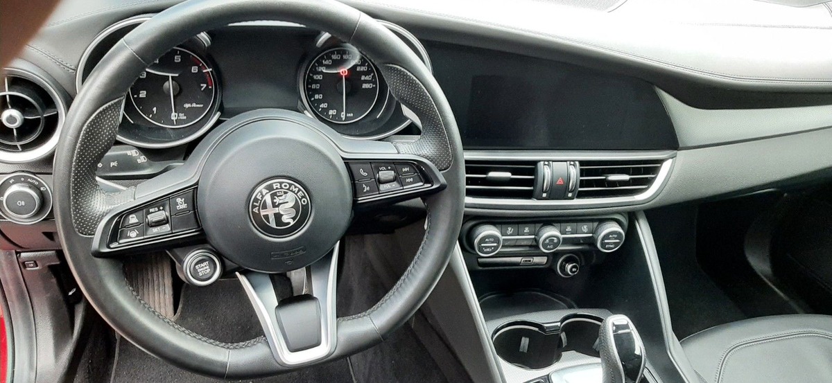 Alfa Romeo Giulia 2.0 TB 280ch Veloce Q4 AT8 MY22 / toit ouvrant / Harman Kardon