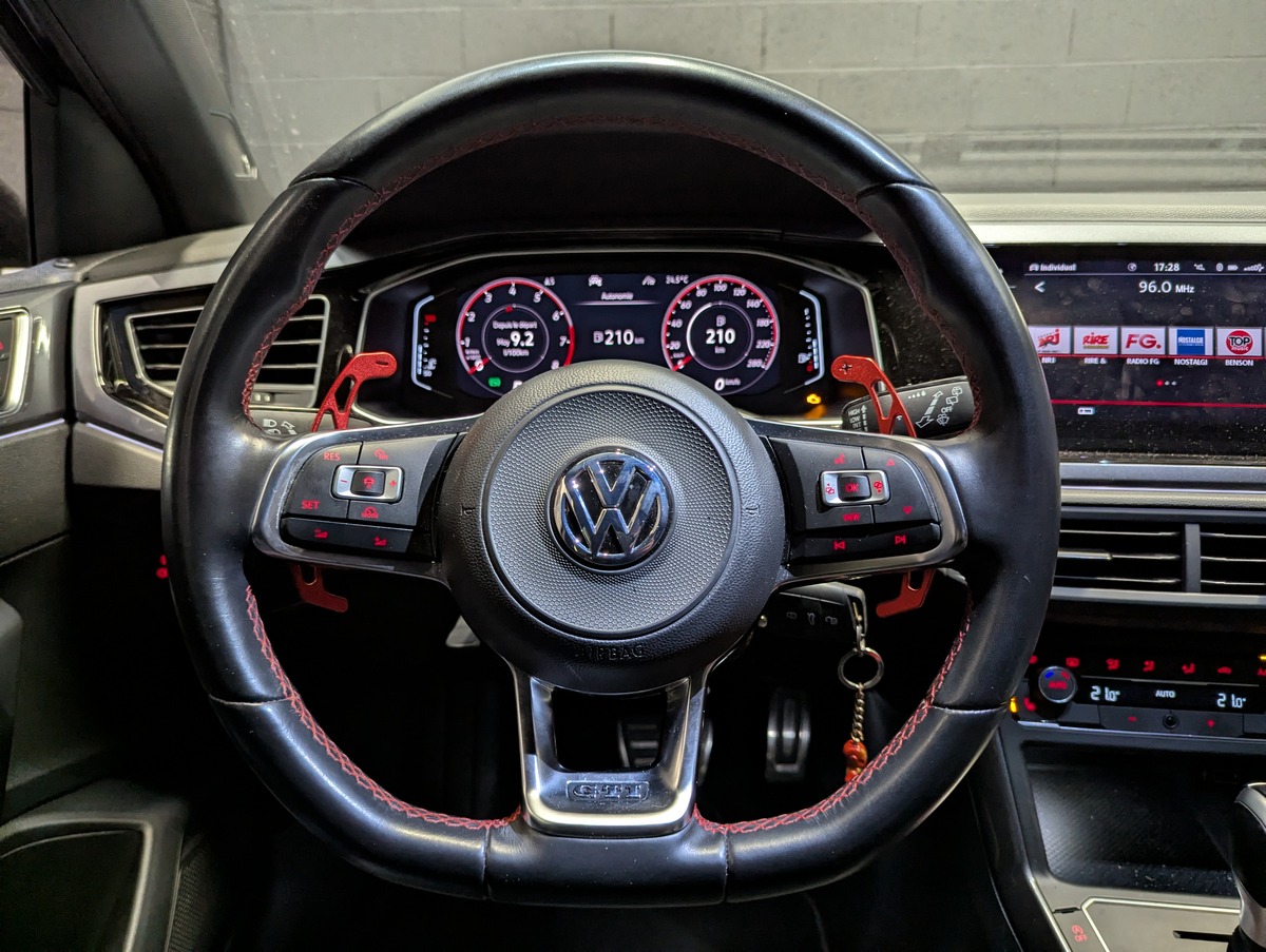 Volkswagen Polo 2.0 TSI 200ch DSG6 GTI VIRTUAL-BEATS-SIEGES CHAUFFANT