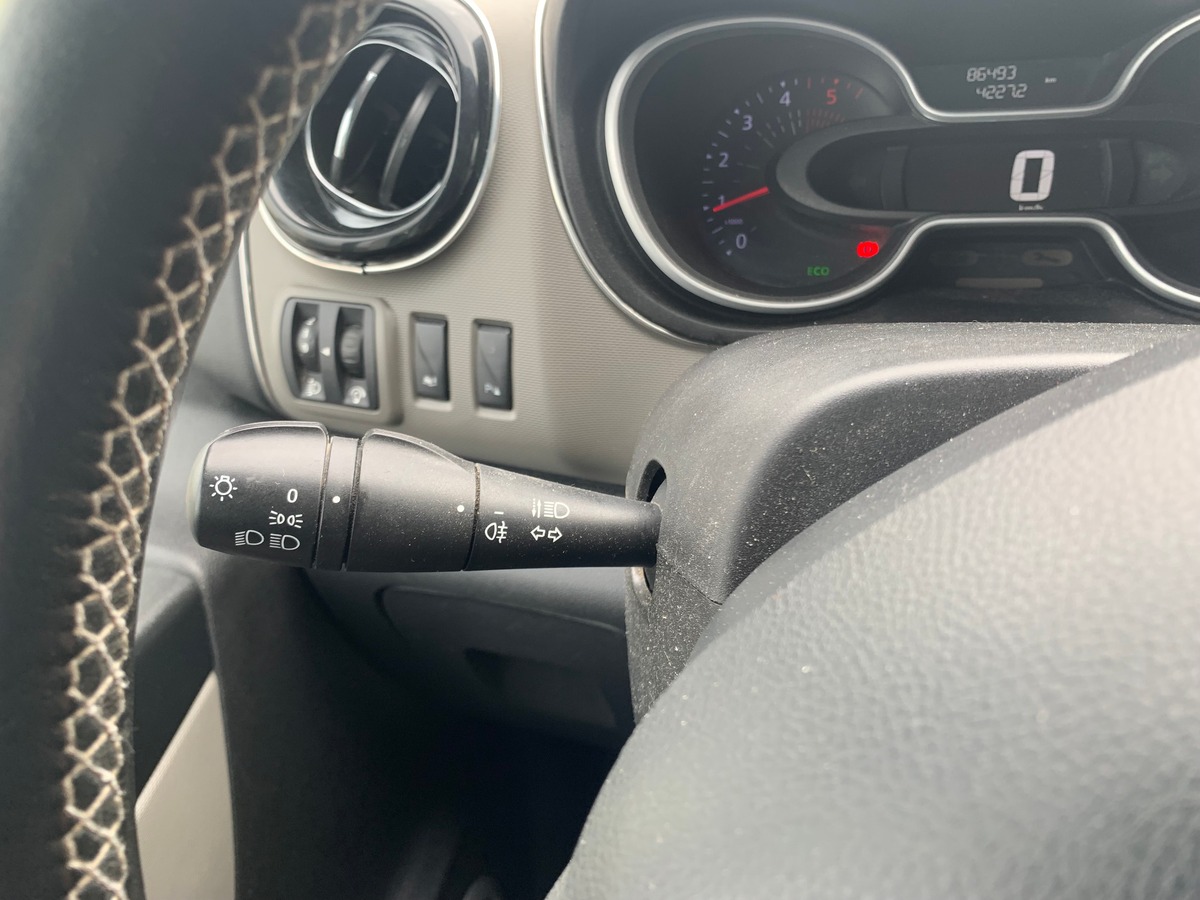 RENAULT Trafic 95 chevaux | 3 Places | Régulateur de vitesse | GPS | Climatisation | Bluetooth