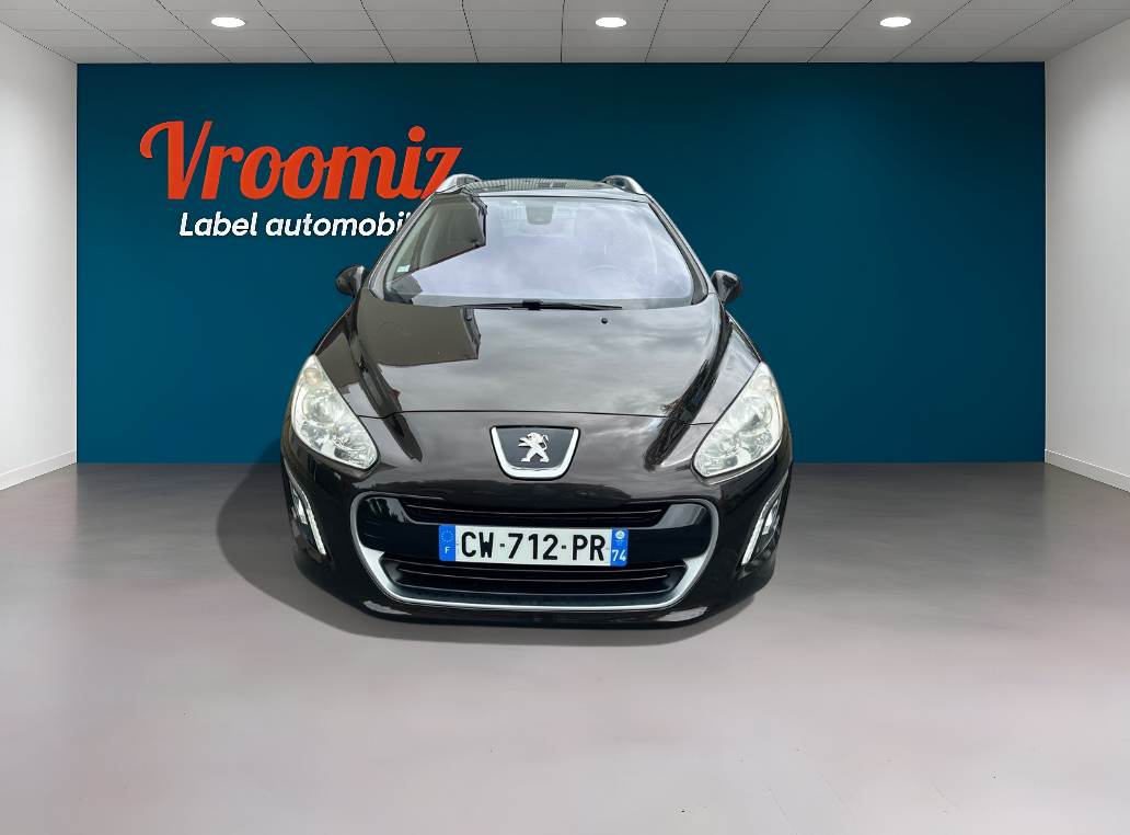 Peugeot 308 SW 1.6 e-HDI 112 CV 7 place spéciale family 4XCBLeu
