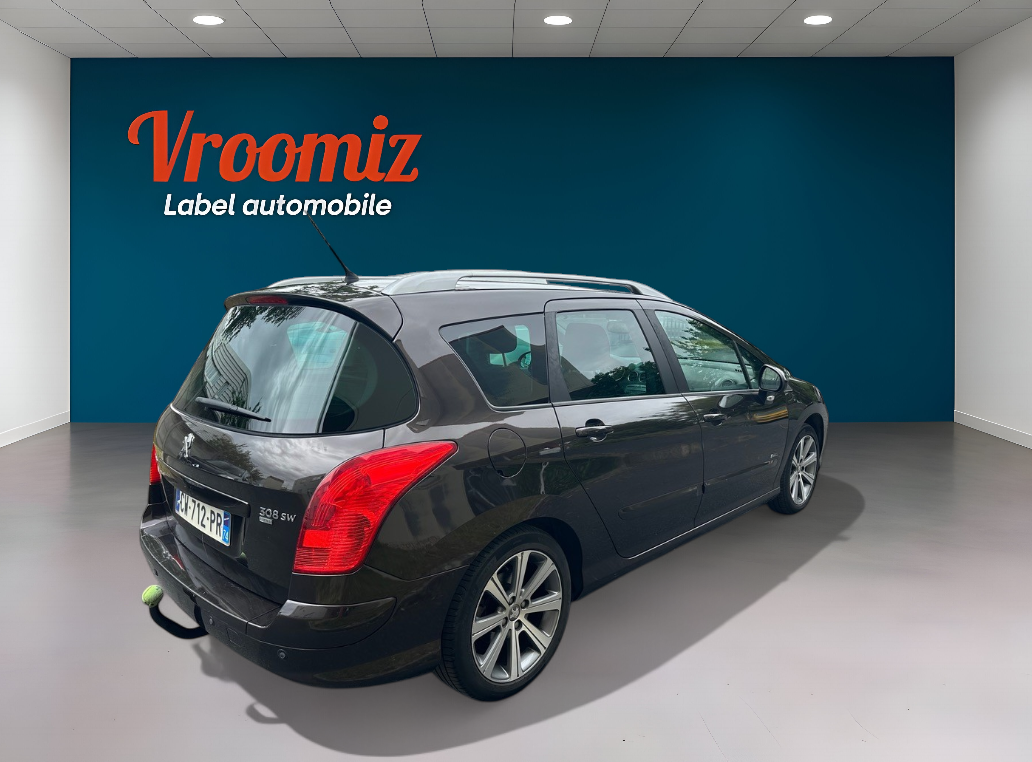 Peugeot 308 SW 1.6 e-HDI 112 CV 7 place spéciale family 4XCBLeu