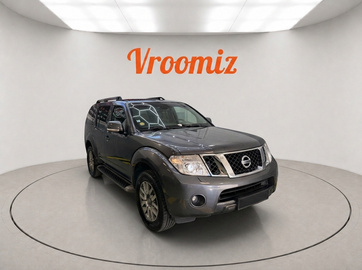 Nissan PATHFIND.