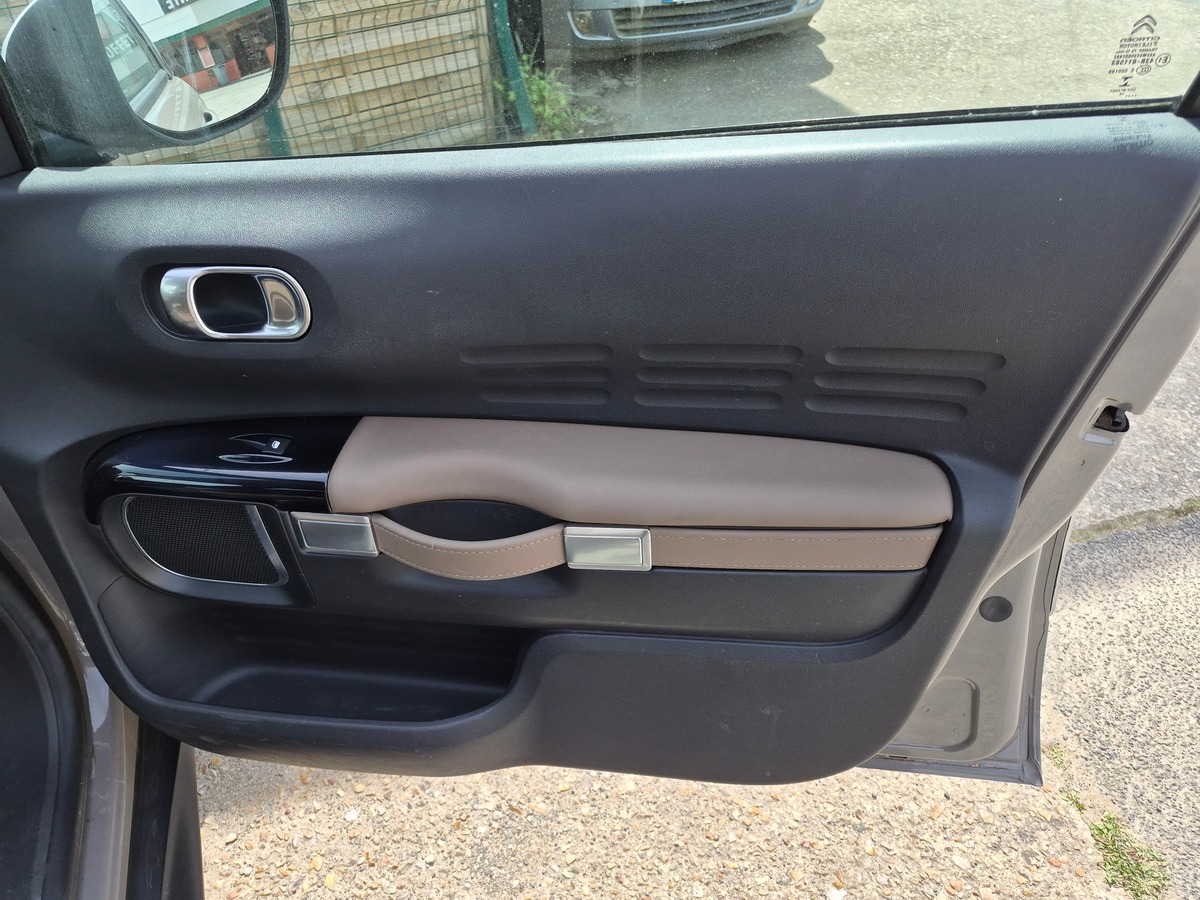 Citroën C4 Cactus 1.6 BHDI 100 SHINE ETG6